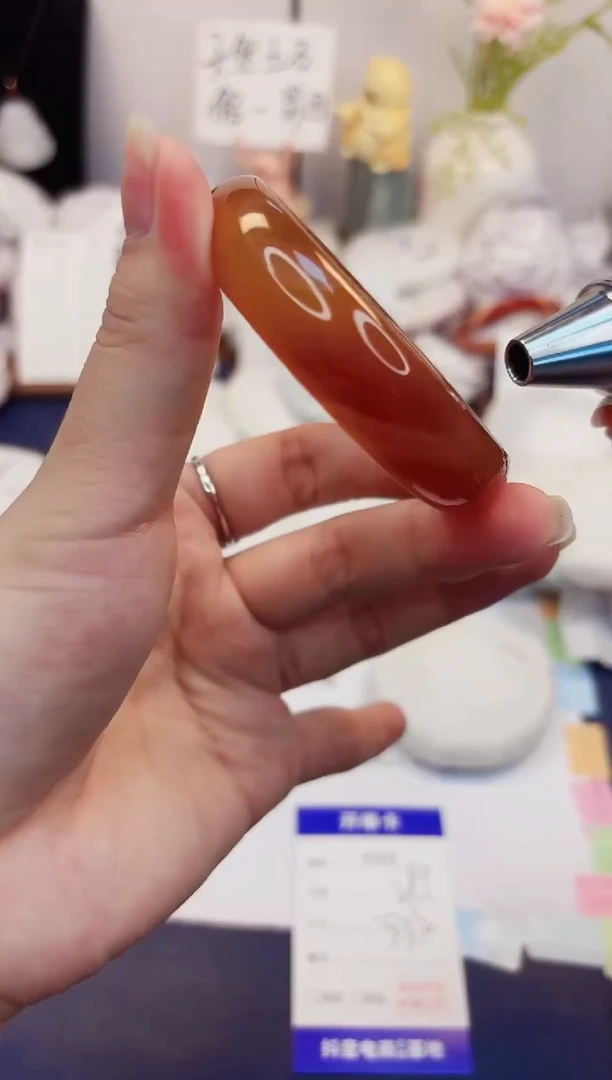 【闪购商品】石英质玉手镯未镶嵌400-玛瑙-圈口53