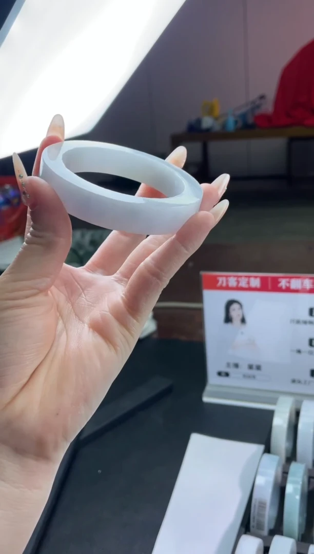 【闪购商品】定制翡翠手镯未镶嵌手镯DDH/发一件