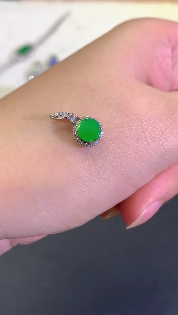 吊坠(不含链)18K金镶嵌翡翠Q447|1980