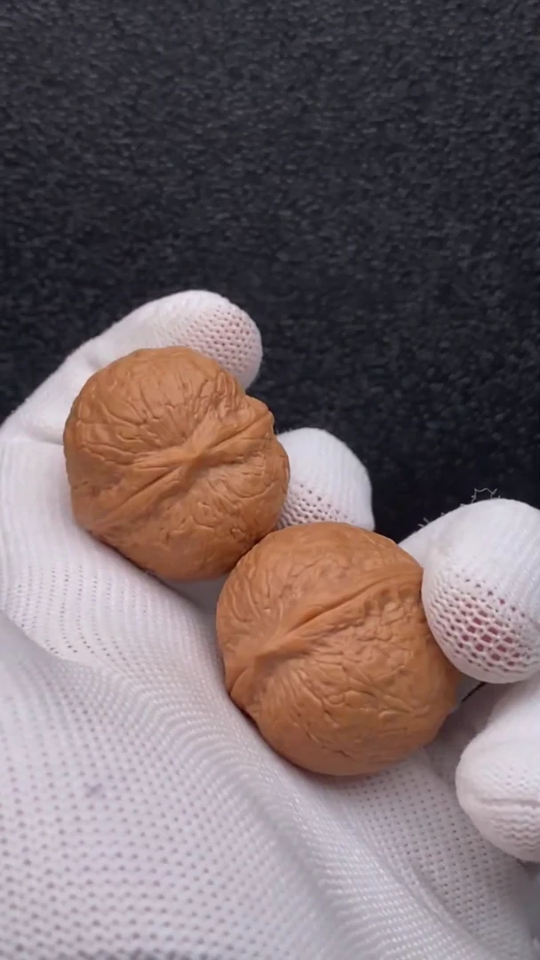 【闪购商品】文玩核桃把件蛇皮球