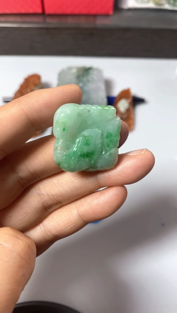 翡翠未镶嵌颈饰翡翠挂件吊坠-104