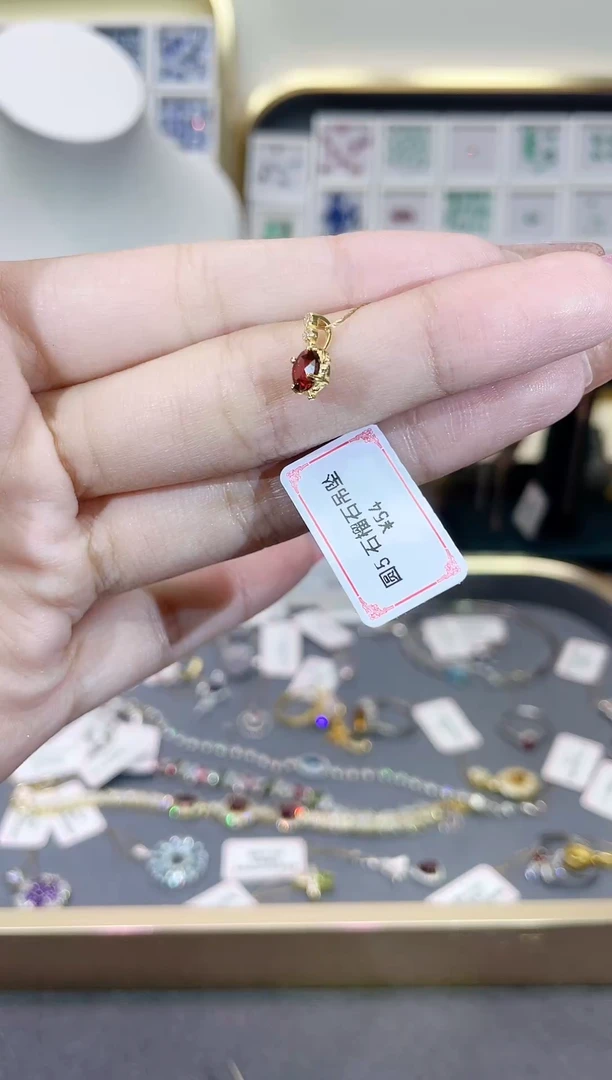 银S925镶嵌吊坠(不含链)石榴石天然宝石