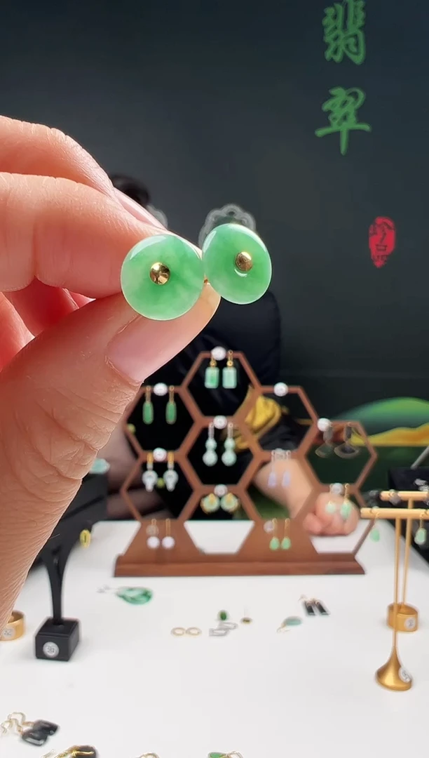 18K金镶嵌翡翠耳饰009