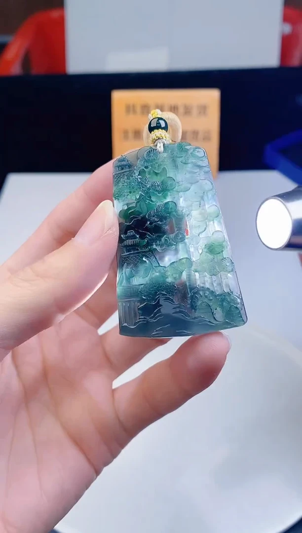 颈饰未镶嵌翡翠1