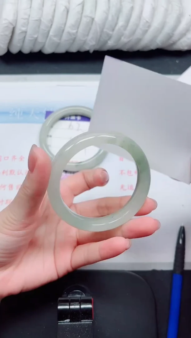 【闪购商品】石英质玉手镯未镶嵌63#54.5