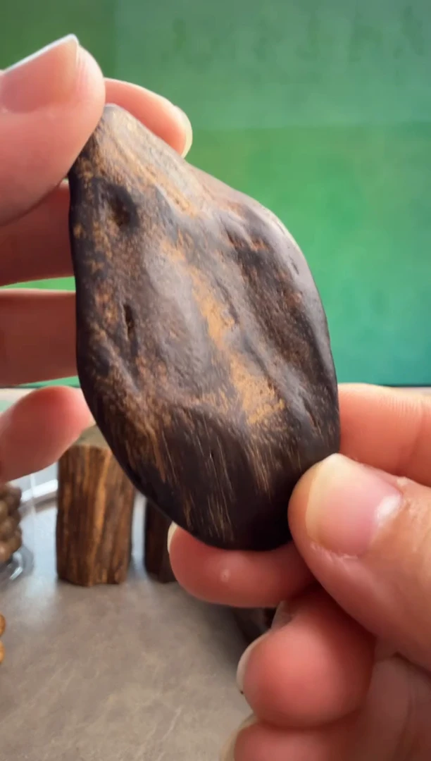 沉香吊坠越南多样性发一