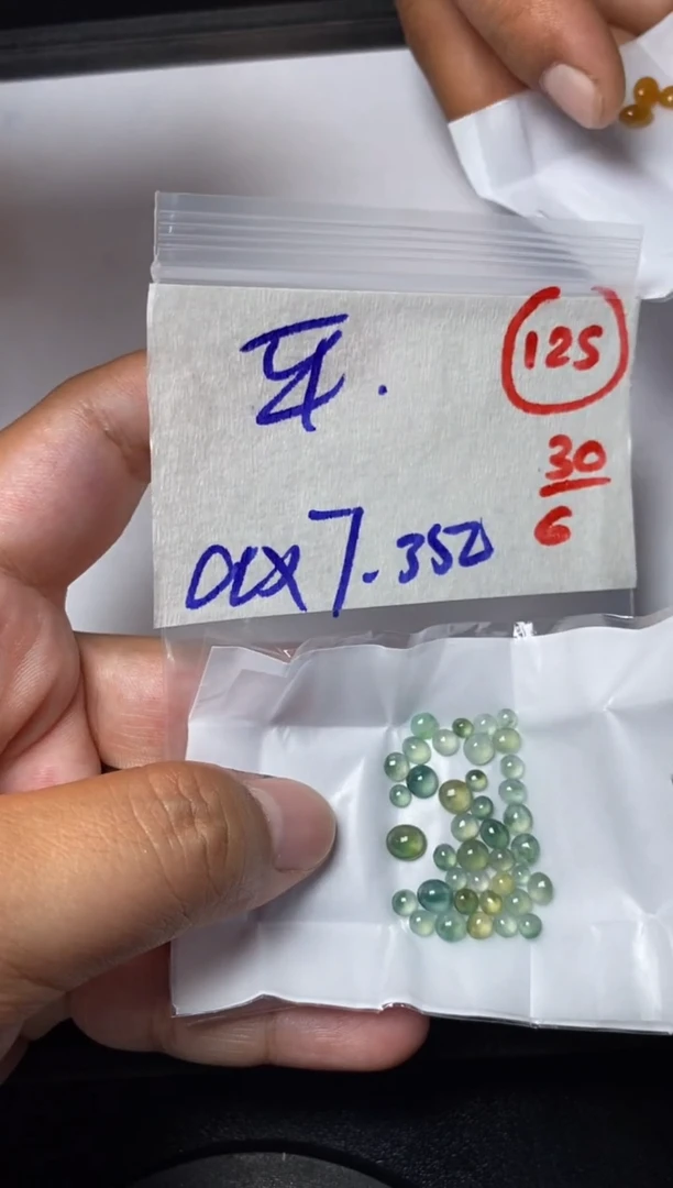 定制翡翠未镶嵌平缅甸天然翡翠A货125