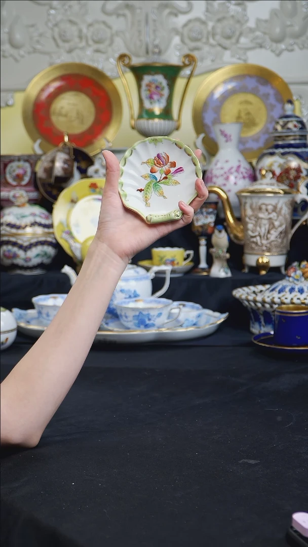 骨瓷婷婷中古器物如图所示93