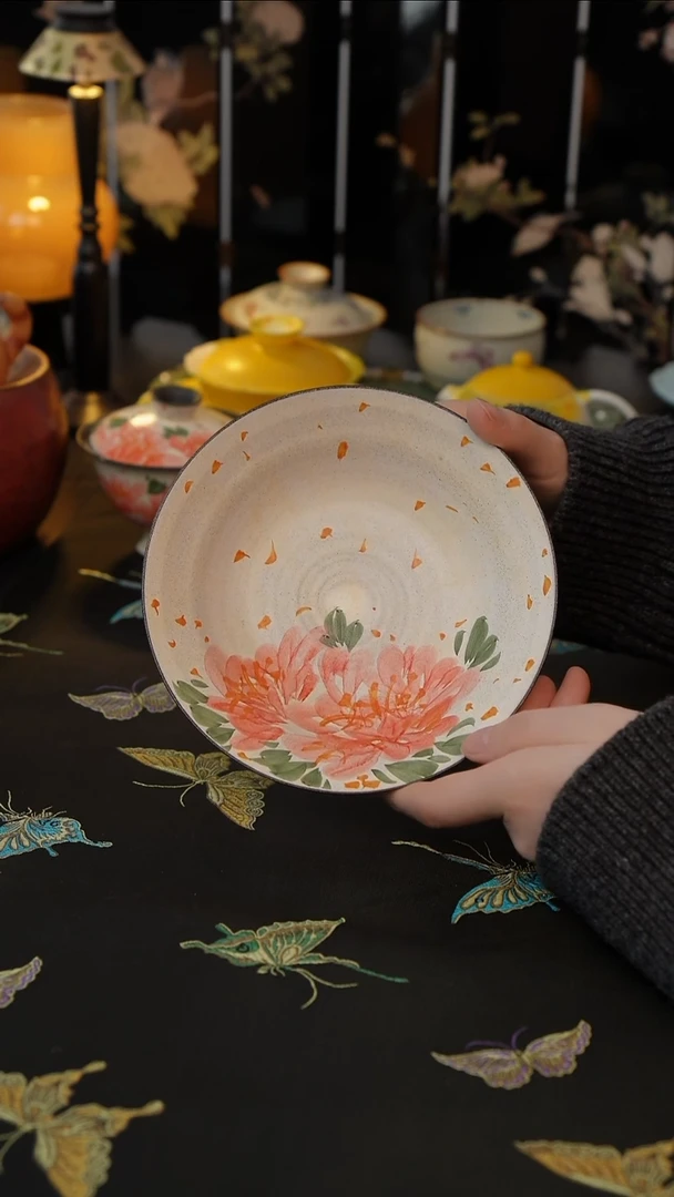 绮彩牡丹  壶承