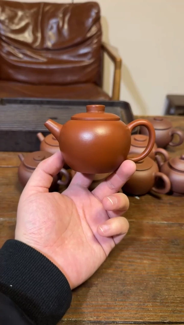 茶壶紫砂明月底 巨轮住