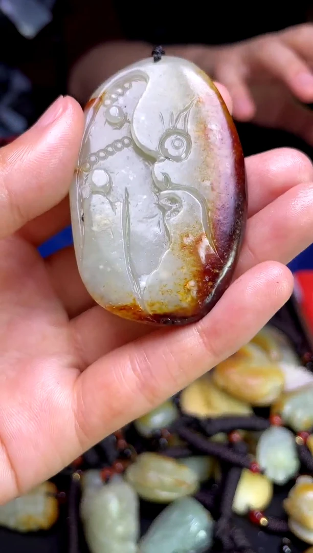 和田玉未镶嵌颈饰1
