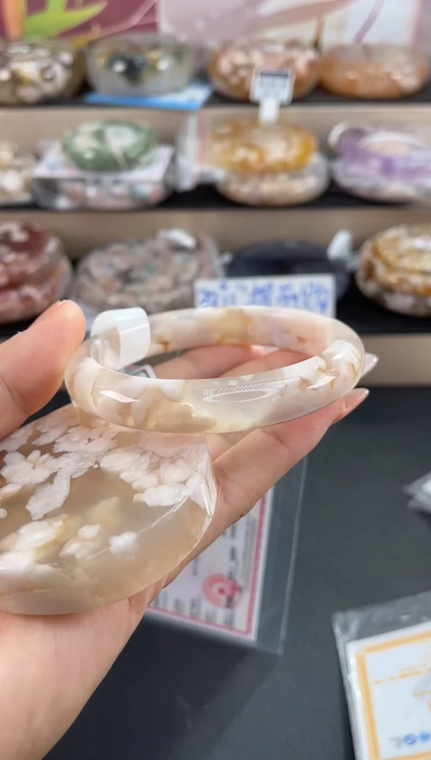 未镶嵌手镯石英质玉61