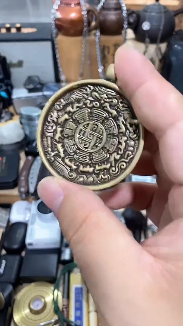 瓷片闪购商品  如图所示