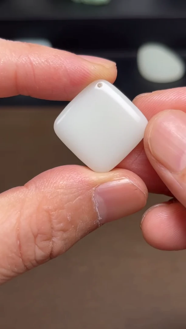 和田玉未镶嵌颈饰11