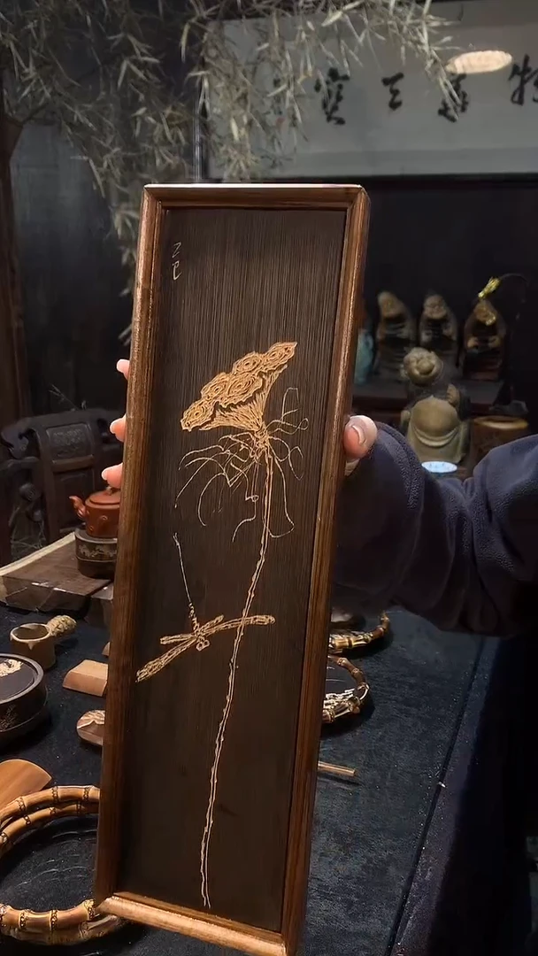 长方形莲蓬蜻蜓檀香挂画...