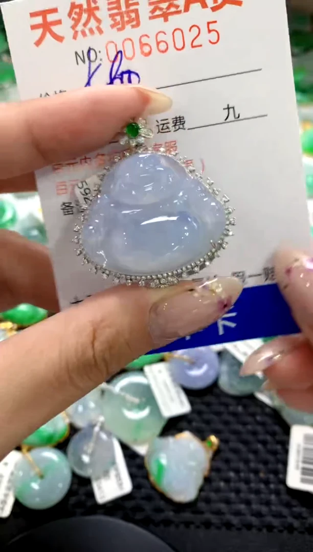 翡翠18K金镶嵌颈饰1111111111111111