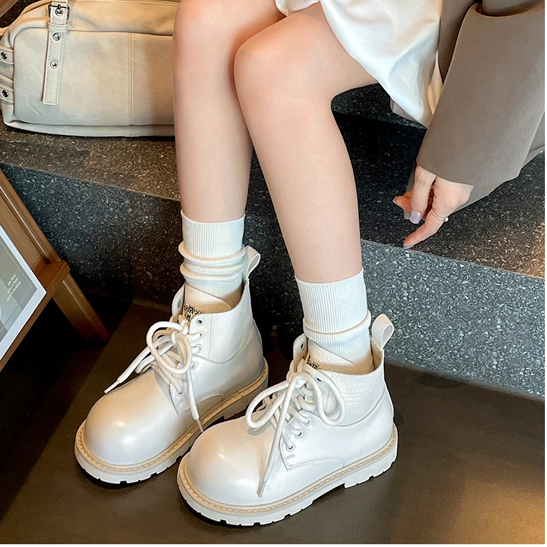 复古白色英伦厚底内增高马丁靴女款2025新款秋季配裙子显瘦短靴子