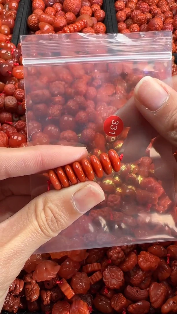 【闪购商品】南红玛瑙未镶嵌颈饰1