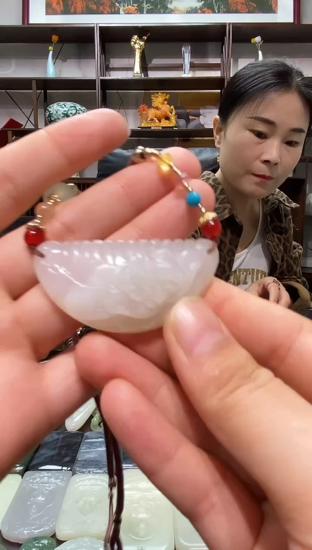 颈饰未镶嵌和田玉