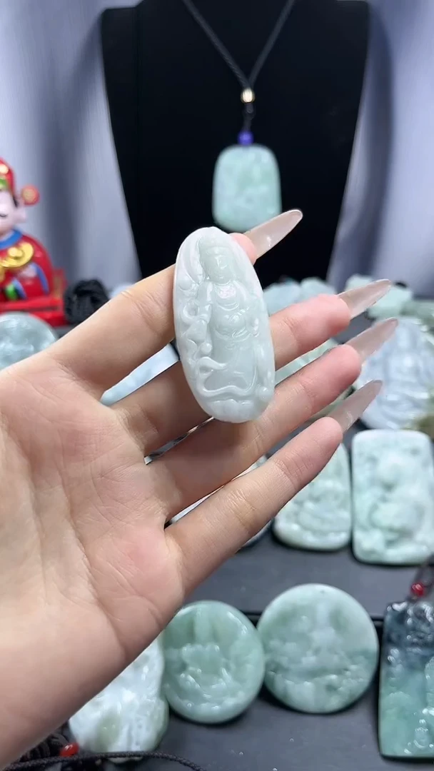 【闪购商品】翡翠颈饰未镶嵌观音