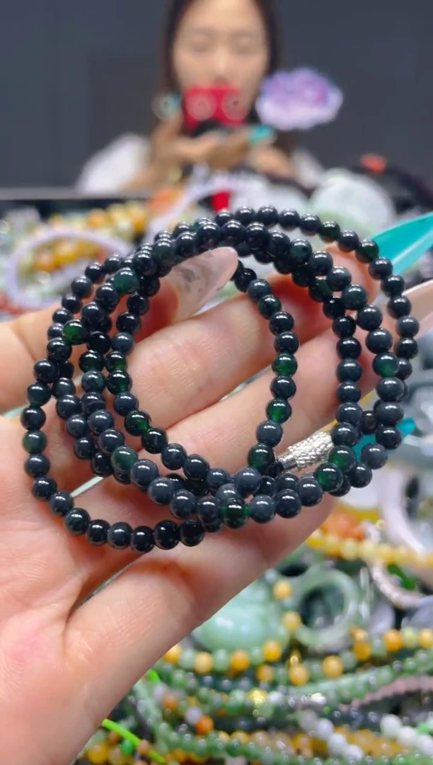 颈饰未镶嵌翡翠4MM/K/翡翠A货，一件也是批发价