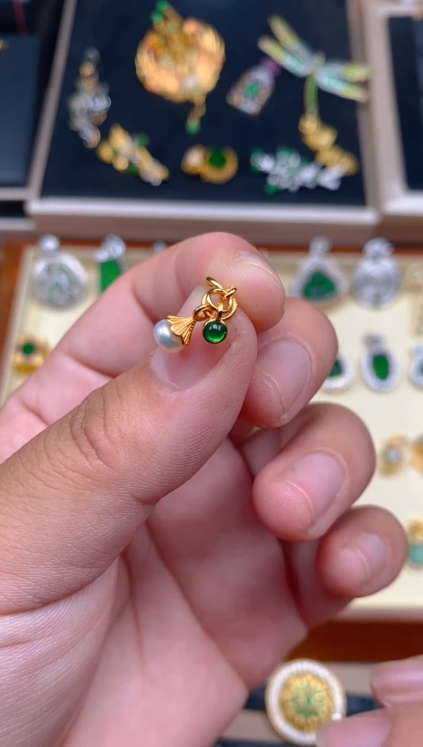 【闪购商品】翡翠吊坠(不含链)银S925镶嵌配饰