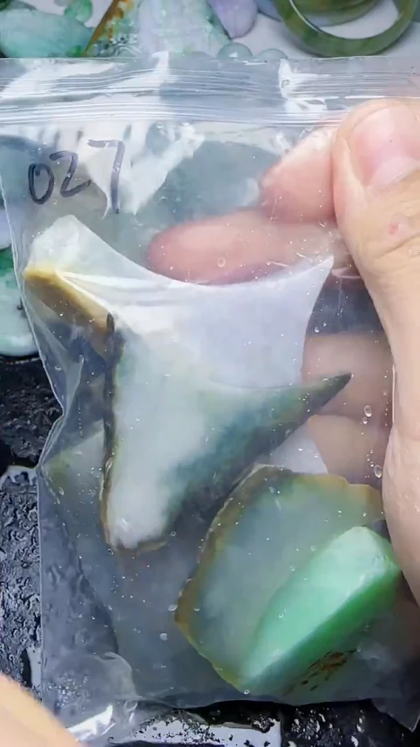 未镶嵌挂件翡翠027