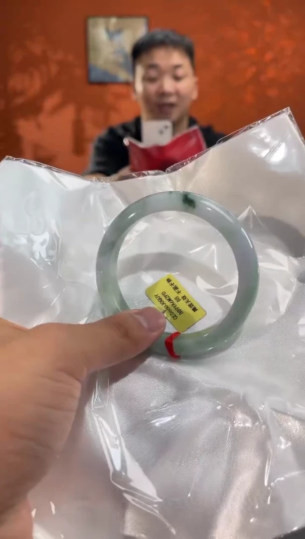 未镶嵌手镯翡翠翡翠手镯