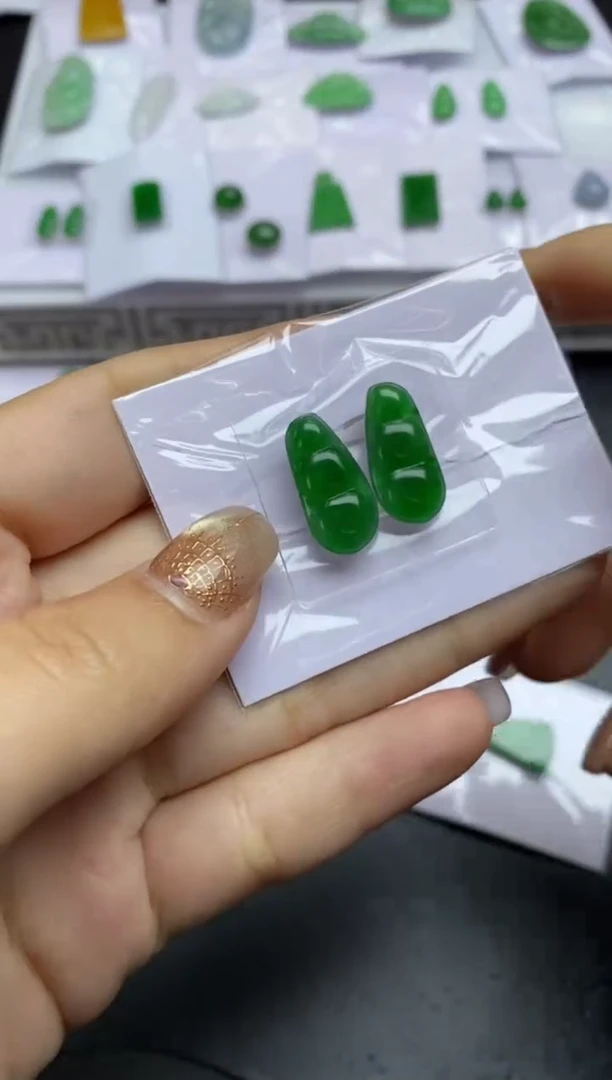 【闪购商品】定制翡翠未镶嵌翡翠毛货~