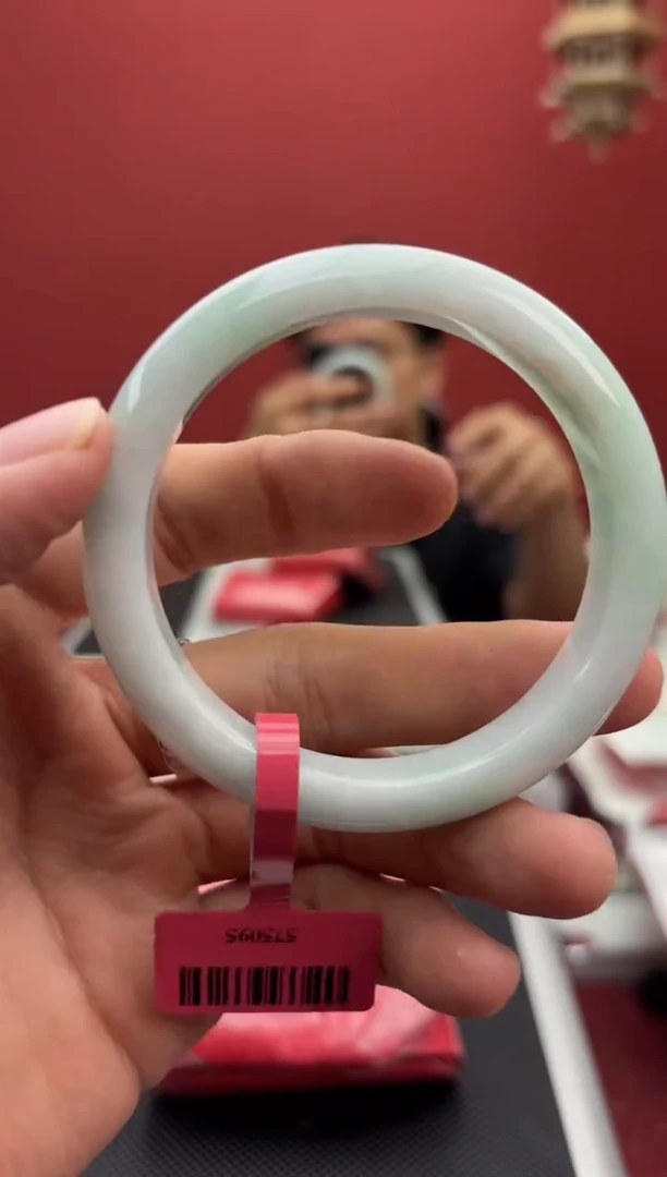 【闪购商品】翡翠手镯未镶嵌26手镯