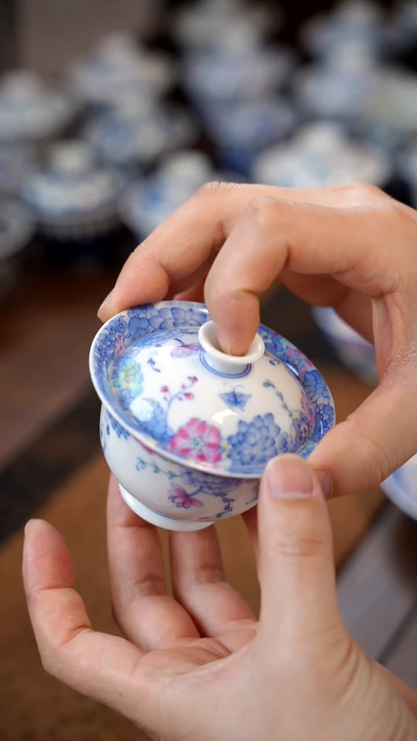 【闪购商品】斗彩蝶恋花盖碗1111111111