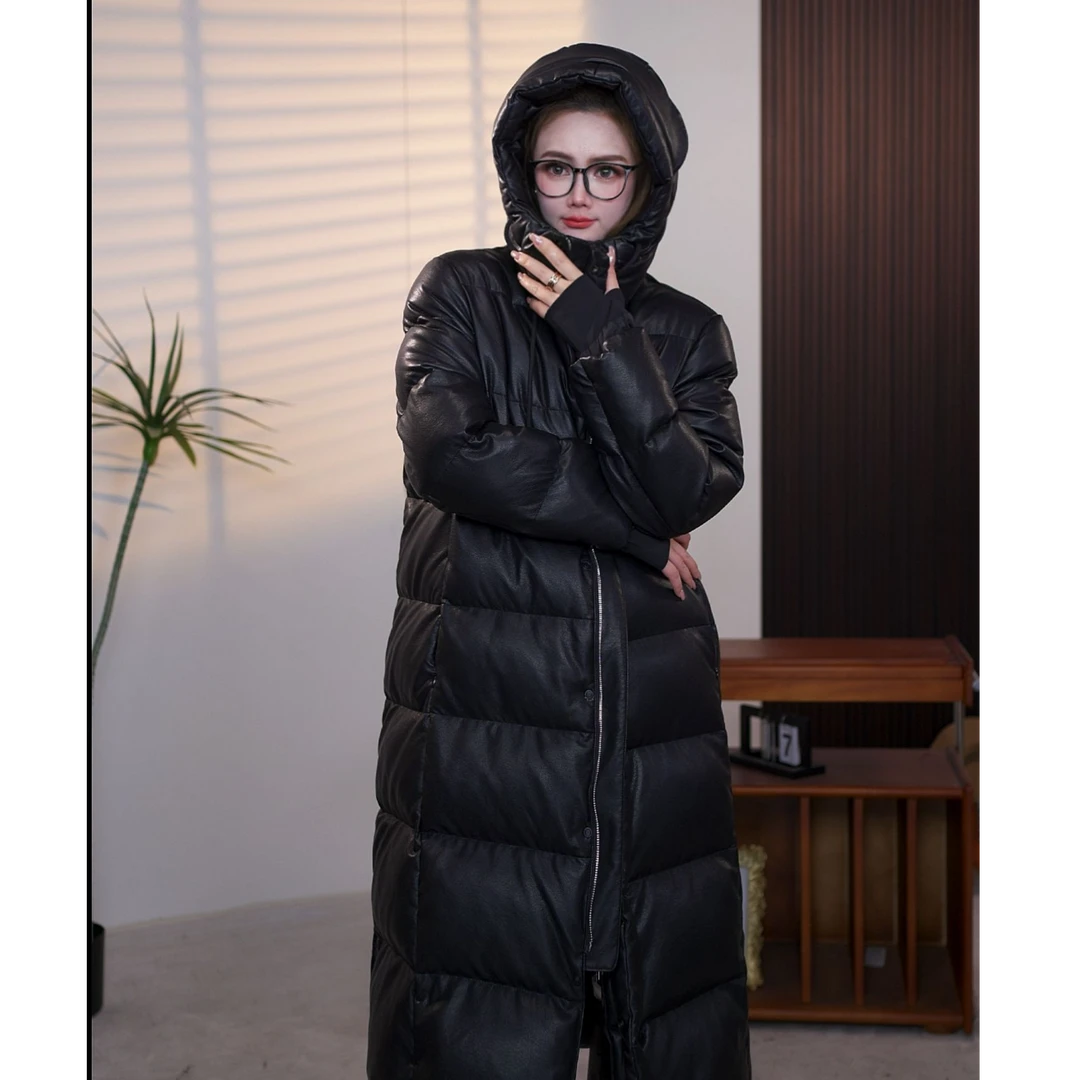 反季羽绒服长款经典百搭时尚连帽加厚过膝冬季