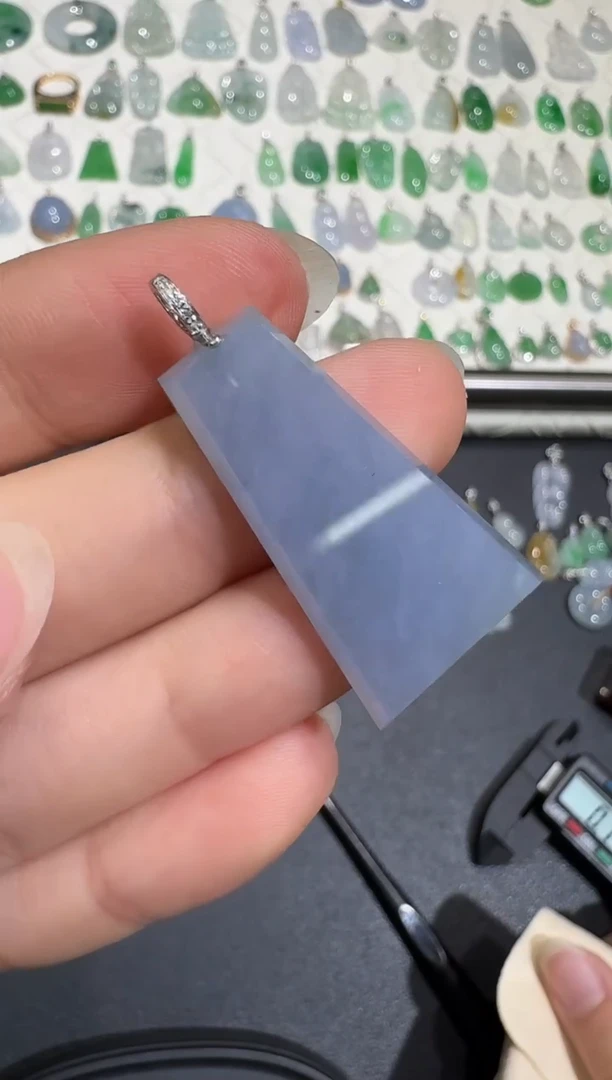 翡翠18K金镶嵌颈饰X0722-1501-679