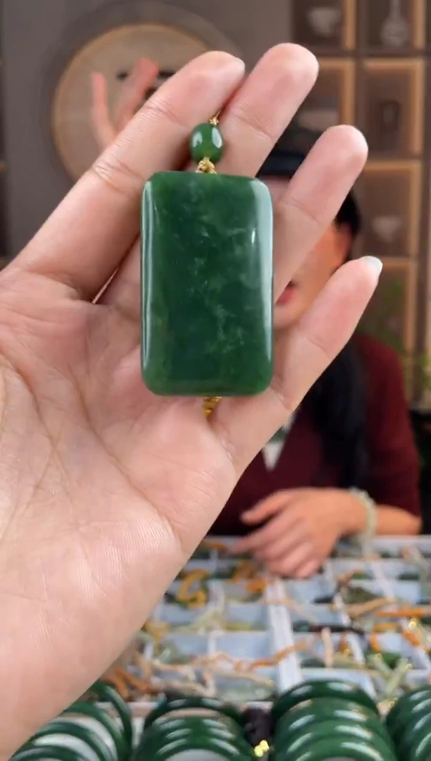 颈饰未镶嵌和田玉拍一发一，拍一发一