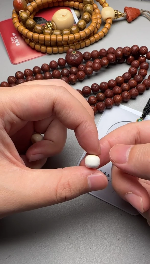 【闪购商品】蜜蜡裸石未镶嵌白蜡圆珠