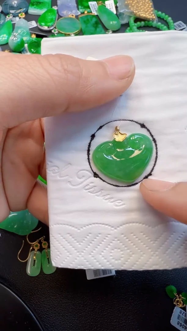 【闪购商品】翡翠吊坠(不含链)18K金镶嵌960