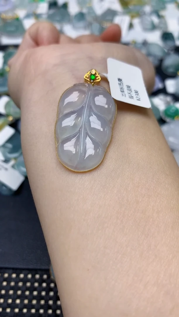 颈饰18K金镶嵌翡翠天然缅甸A货翡翠