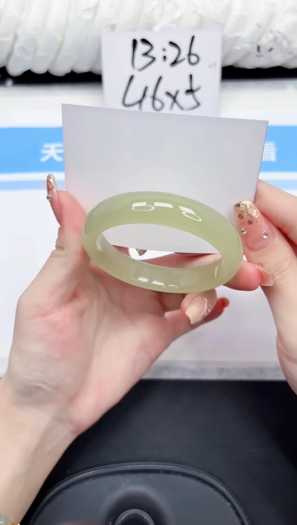 未镶嵌手镯石英质玉5-54