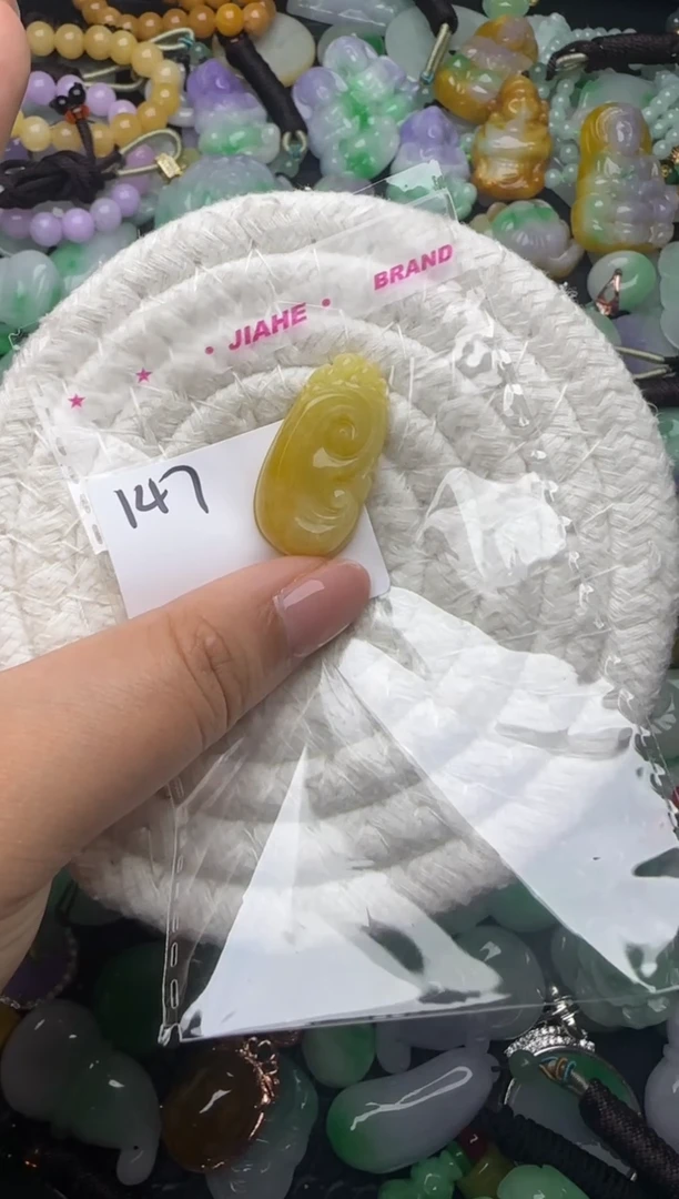颈饰未镶嵌翡翠缅甸翡翠吊坠