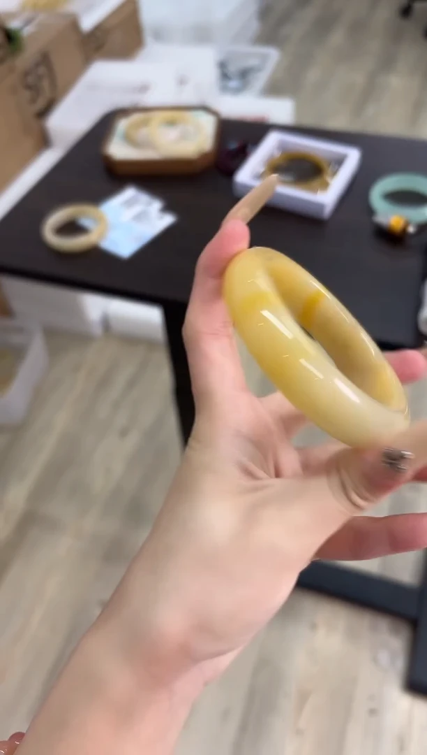 未镶嵌手镯石英质玉106-61HU