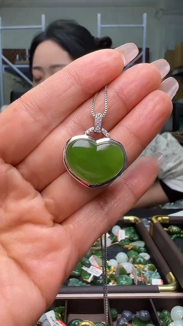 颈饰银S925镶嵌和田玉（多样性发货.发其一)12.26.71
