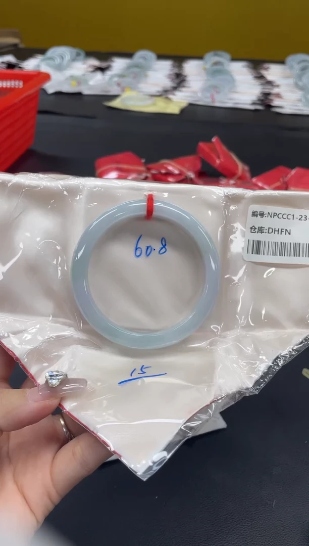 未镶嵌手镯翡翠翡翠手镯