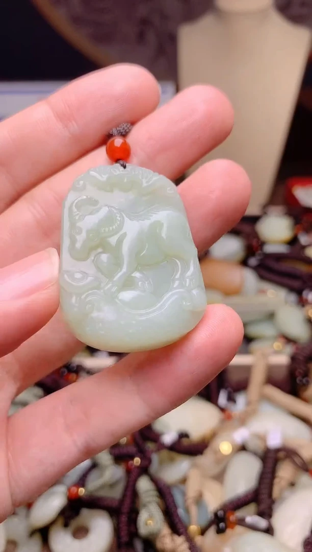 和田玉未镶嵌颈饰1