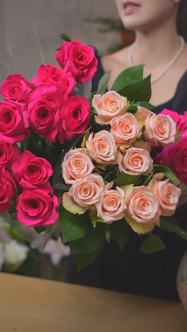 A级玫瑰组合 弗洛伊德10枝+杏仁奶糖10枝