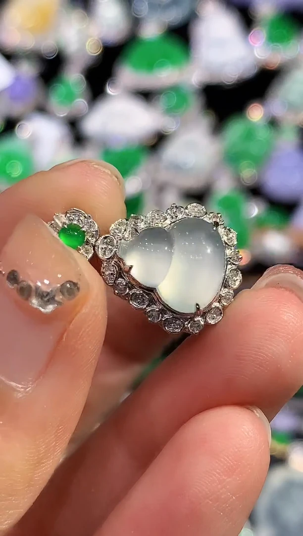 吊坠(不含链)18K金镶嵌翡翠OHY多样性发其一