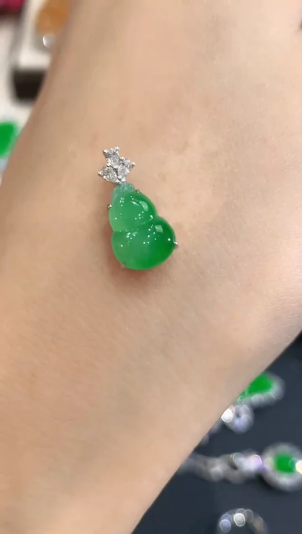 吊坠(不含链)18K金镶嵌翡翠a22