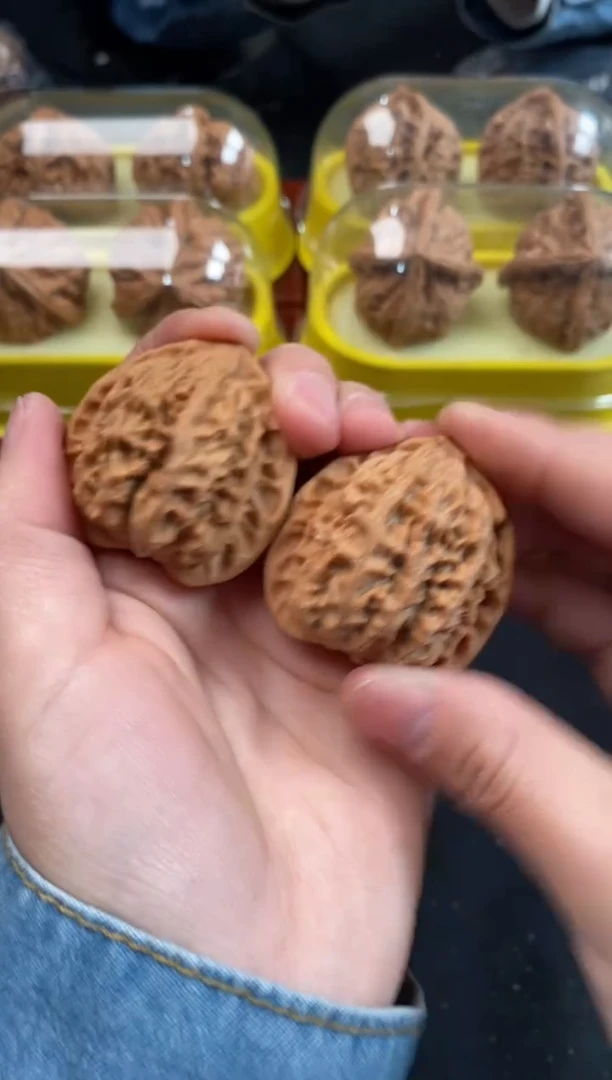 把件文玩核桃金牛39尺A587