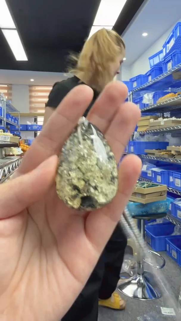 未镶嵌颈饰琥珀222秒拍号 假一罚三