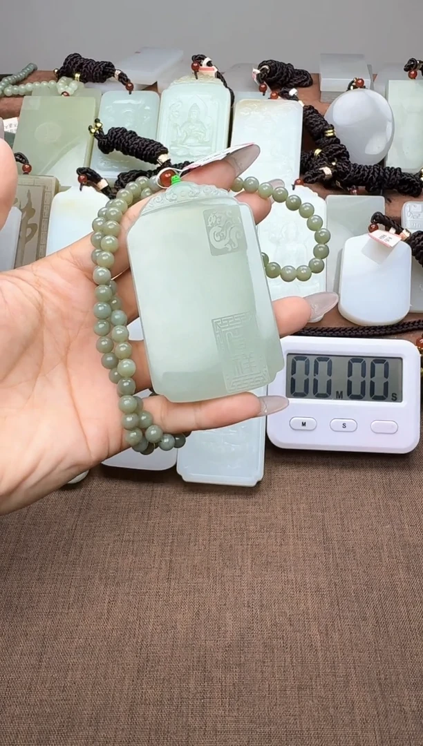 颈饰未镶嵌和田玉1