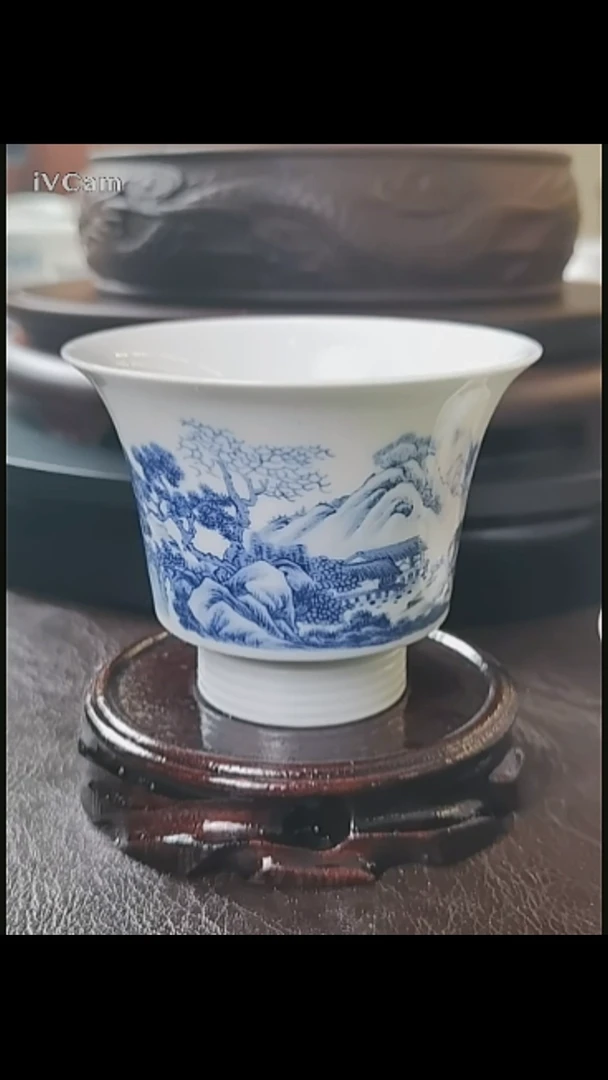 中式景德镇青花山水马蹄杯